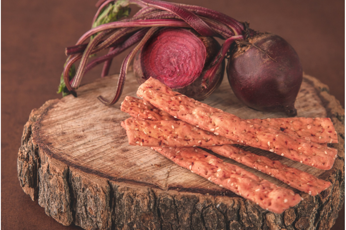 Auténticas Beetroot and Sesame Crackers