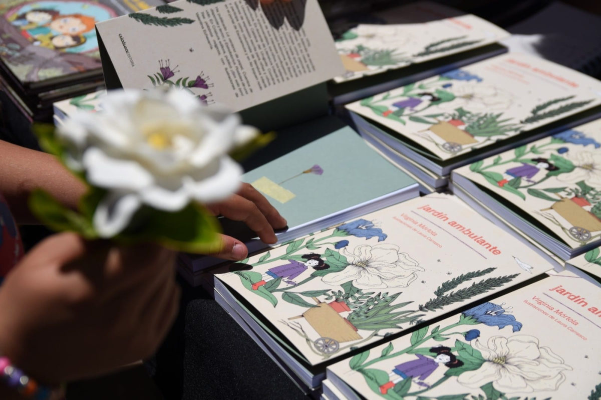 Walking Garden, by Virginia Mórtola & Laura Carrasco