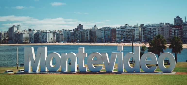 Dirne Ciudad De Montevideo